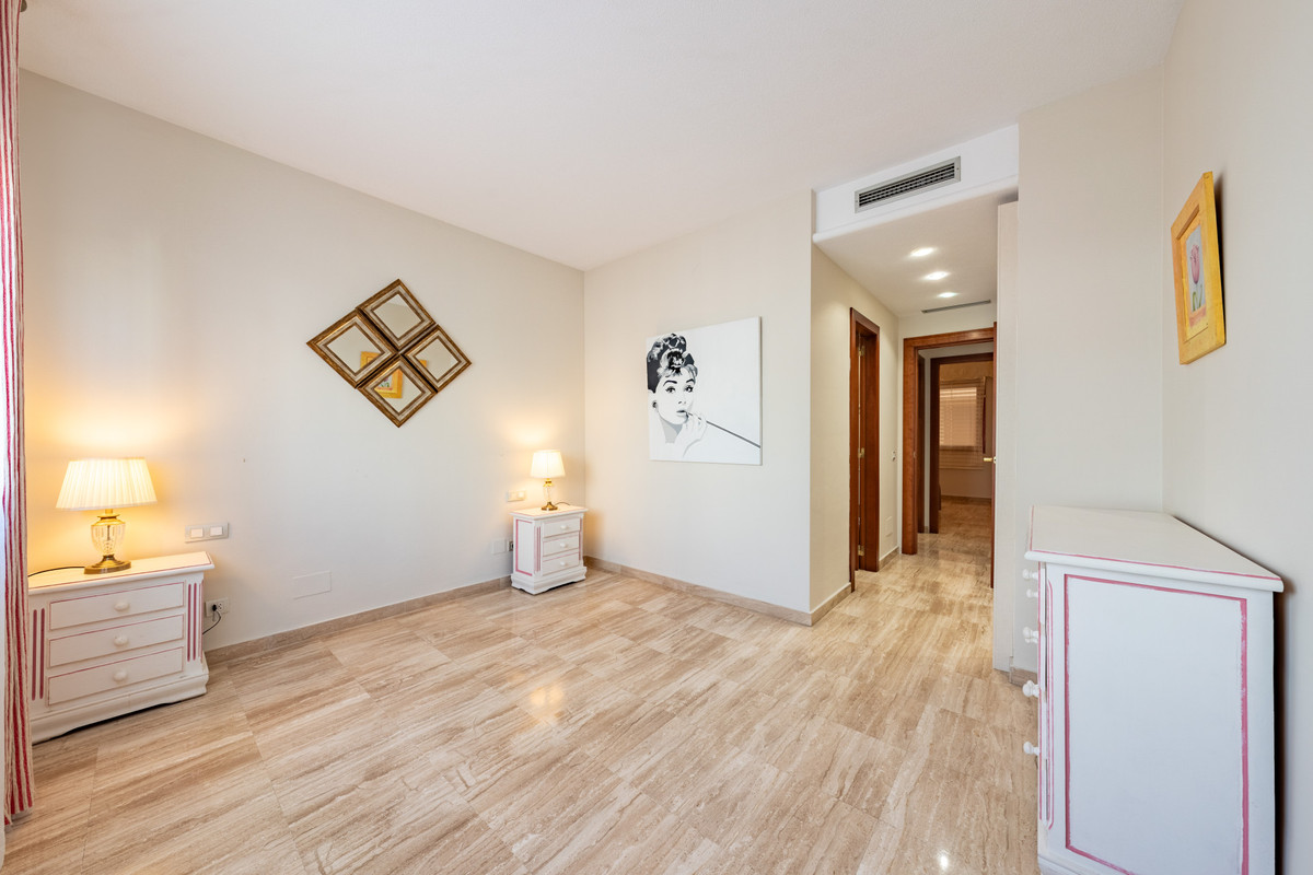 Se vende Apartamento Planta Media de 2 dormitorios en Costa Del Sol, Málaga, España
