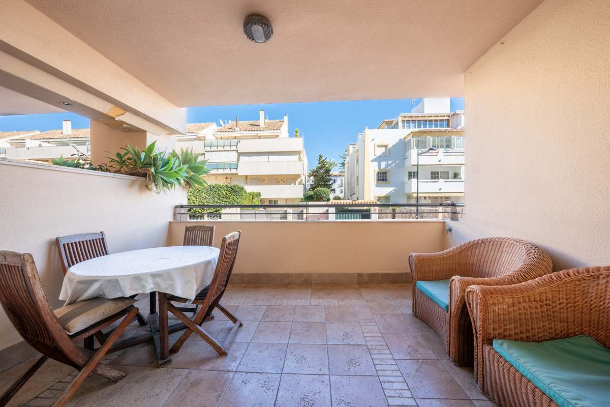 Se vende Apartamento Planta Media de 2 dormitorios en Costa Del Sol, Málaga, España