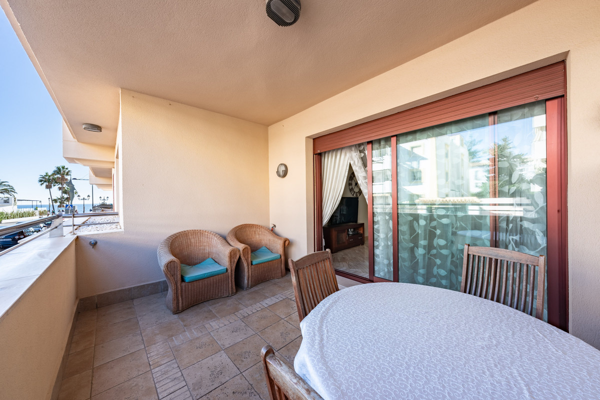 Se vende Apartamento Planta Media de 2 dormitorios en Costa Del Sol, Málaga, España