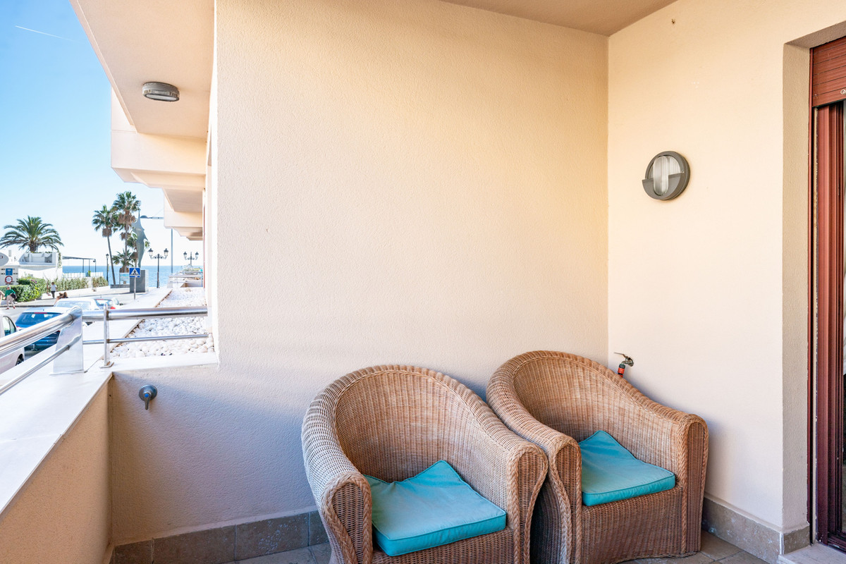 Se vende Apartamento Planta Media de 2 dormitorios en Costa Del Sol, Málaga, España