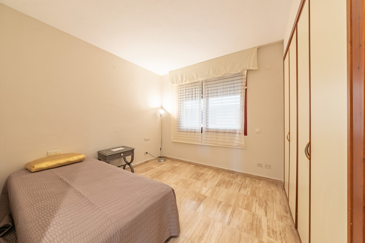 Se vende Apartamento Planta Media de 2 dormitorios en Costa Del Sol, Málaga, España