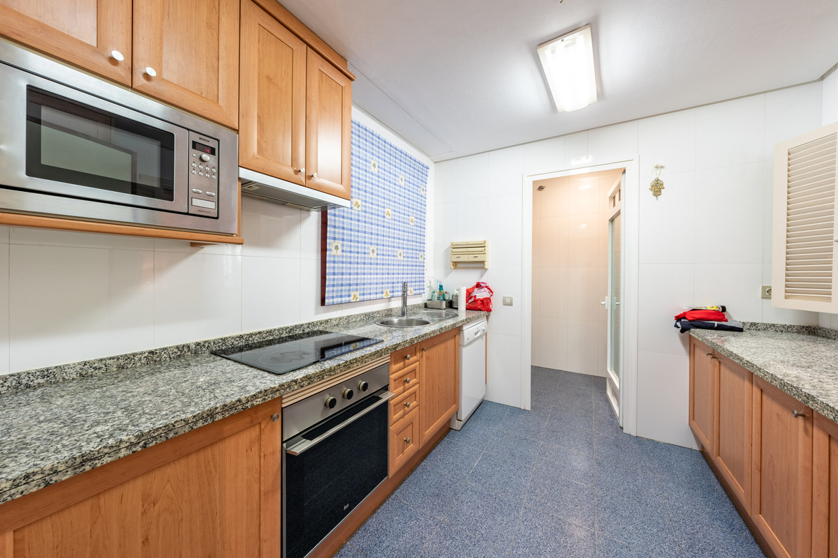 Se vende Apartamento Planta Media de 2 dormitorios en Costa Del Sol, Málaga, España