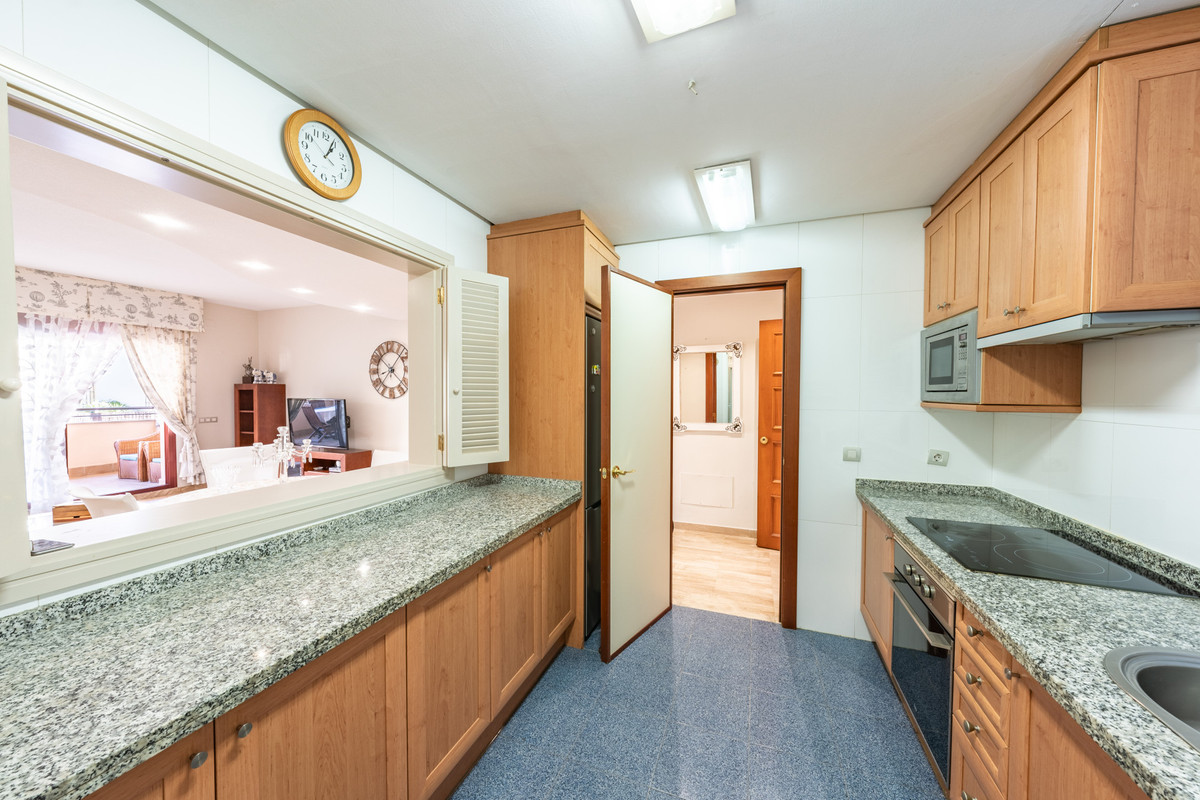 Se vende Apartamento Planta Media de 2 dormitorios en Costa Del Sol, Málaga, España