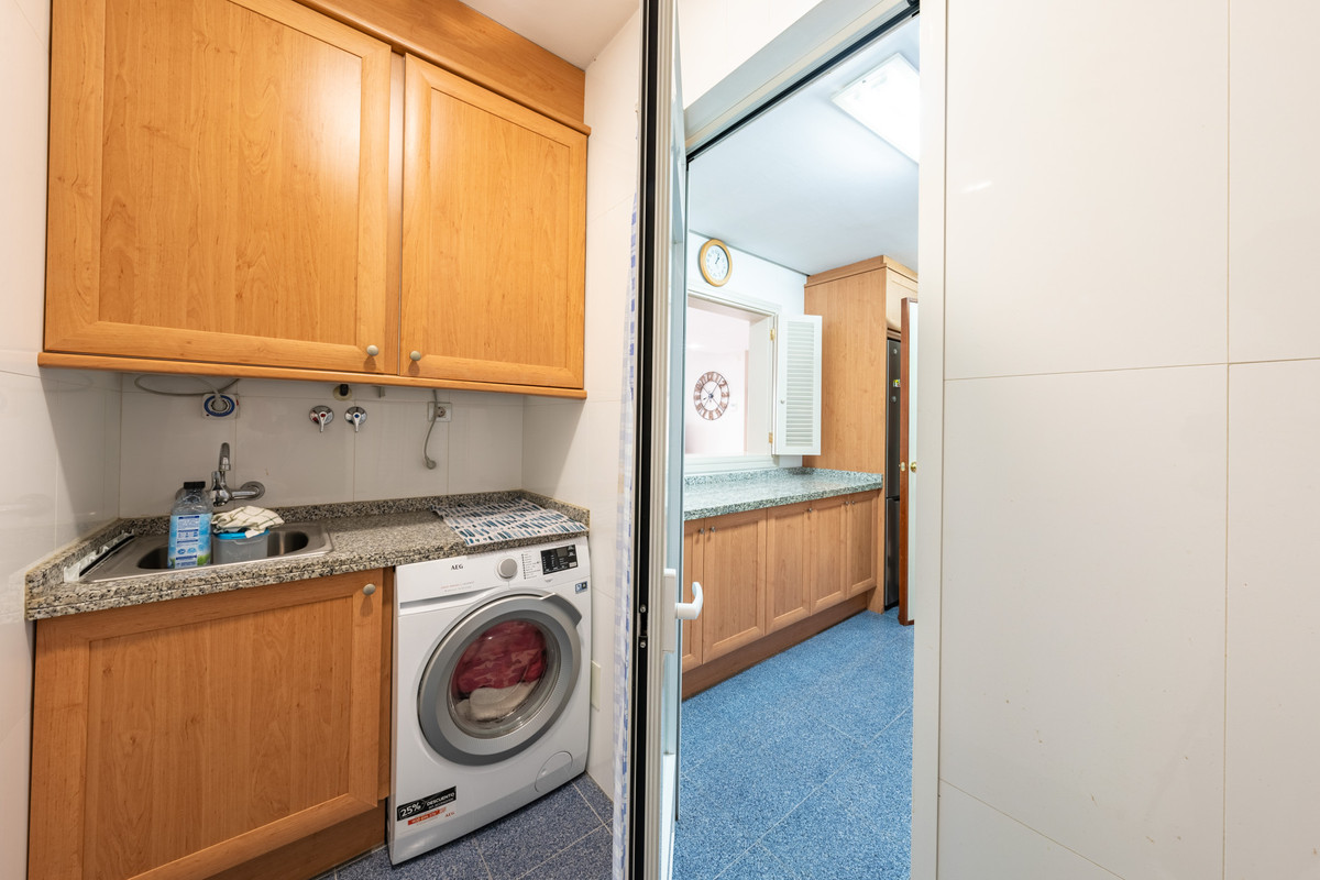 Se vende Apartamento Planta Media de 2 dormitorios en Costa Del Sol, Málaga, España