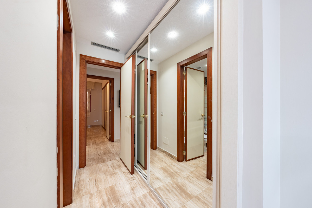 Se vende Apartamento Planta Media de 2 dormitorios en Costa Del Sol, Málaga, España