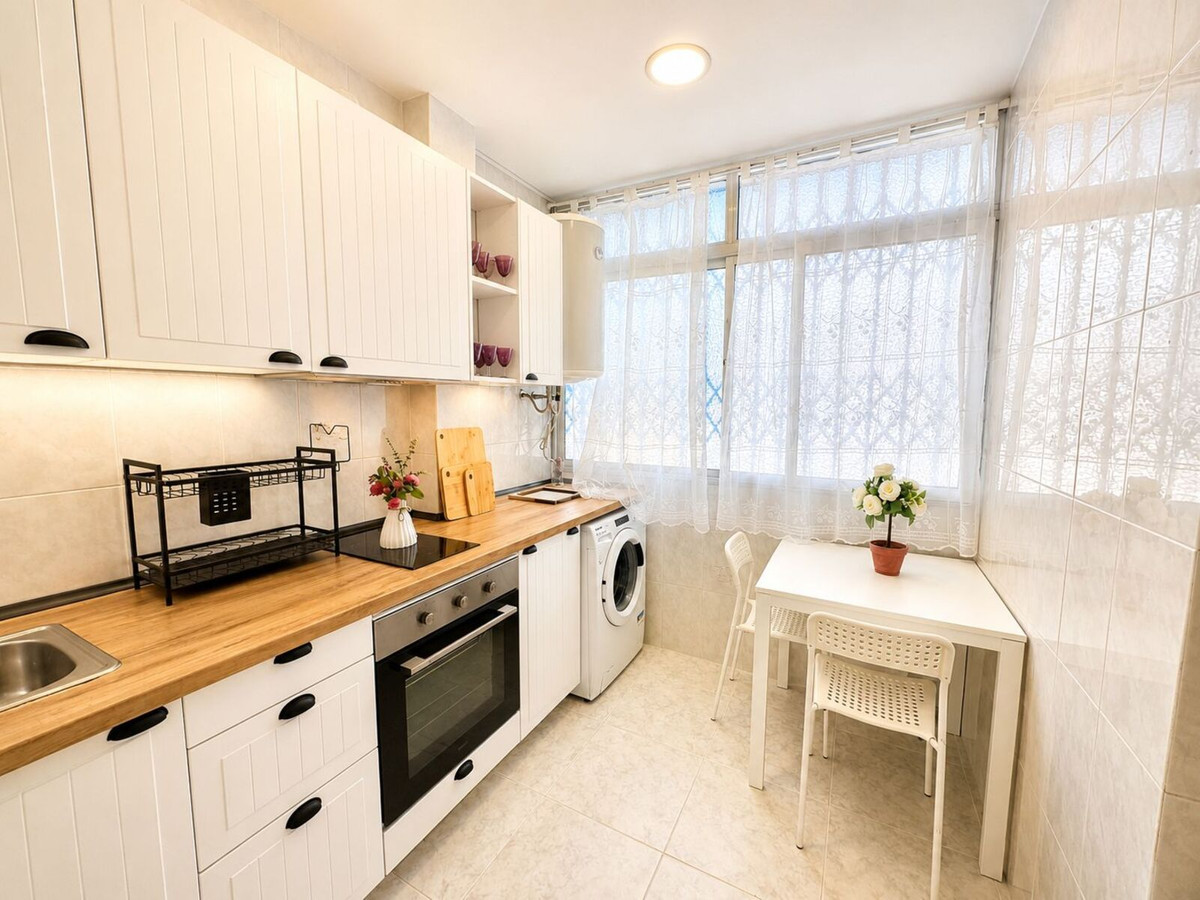 3 Bed Apartment for sale in Fuengirola Costa Del Sol, Málaga, Spain