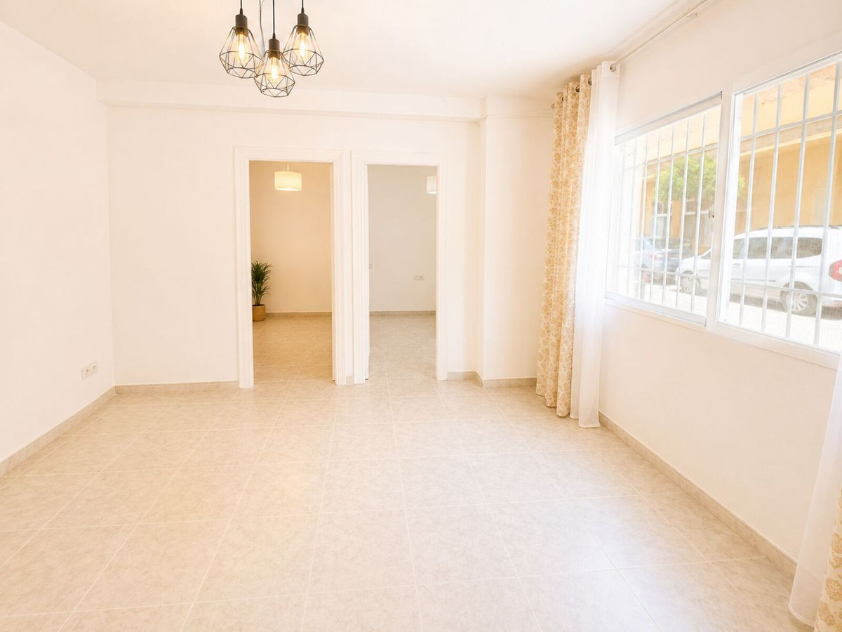 3 Bed Apartment for sale in Fuengirola Costa Del Sol, Málaga, Spain