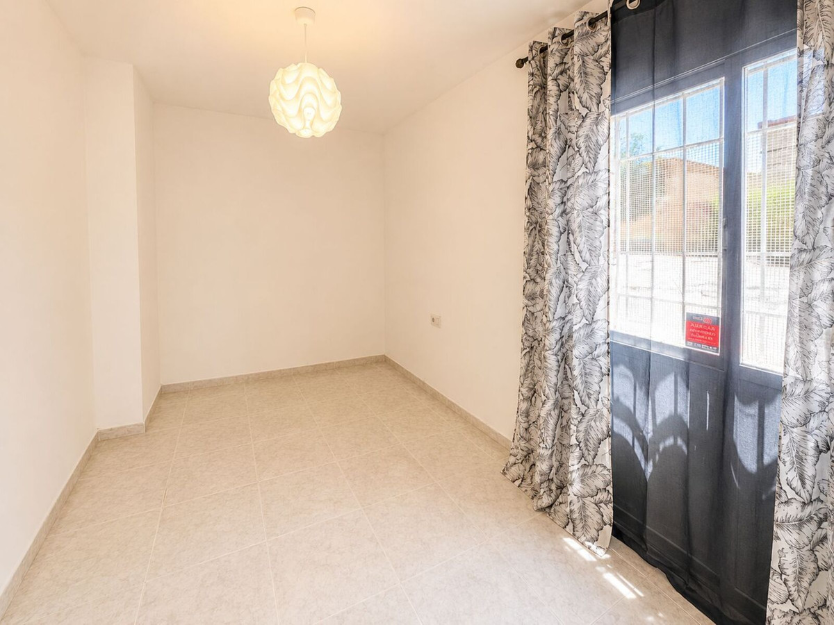 3 Bed Apartment for sale in Fuengirola Costa Del Sol, Málaga, Spain