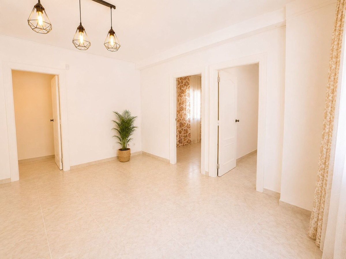 3 Bed Apartment for sale in Fuengirola Costa Del Sol, Málaga, Spain