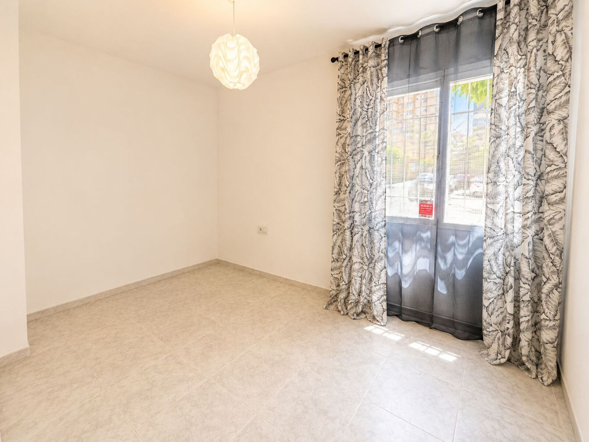 3 Bed Apartment for sale in Fuengirola Costa Del Sol, Málaga, Spain