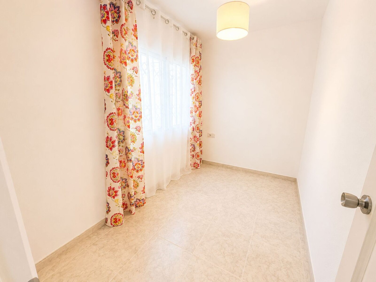 3 Bed Apartment for sale in Fuengirola Costa Del Sol, Málaga, Spain