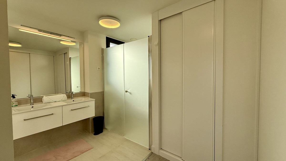 3 Bed Apartment for sale in Estepona Costa Del Sol, Málaga, Spain