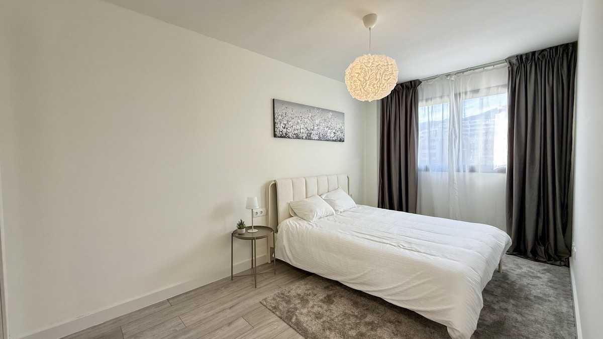 3 Bed Apartment for sale in Estepona Costa Del Sol, Málaga, Spain