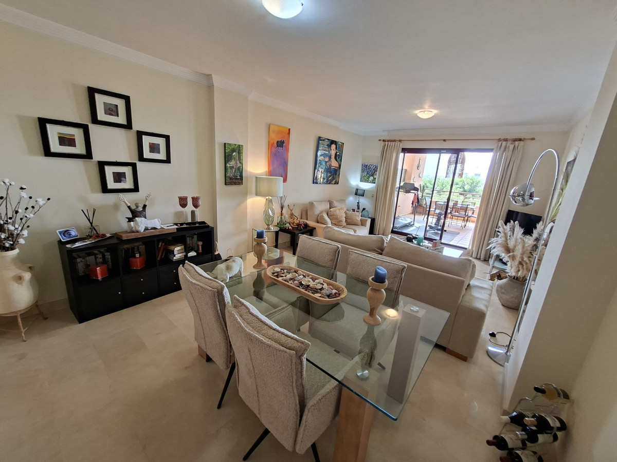 Se vende Apartamento Planta Media de 2 dormitorios en Costa Del Sol, Málaga, España