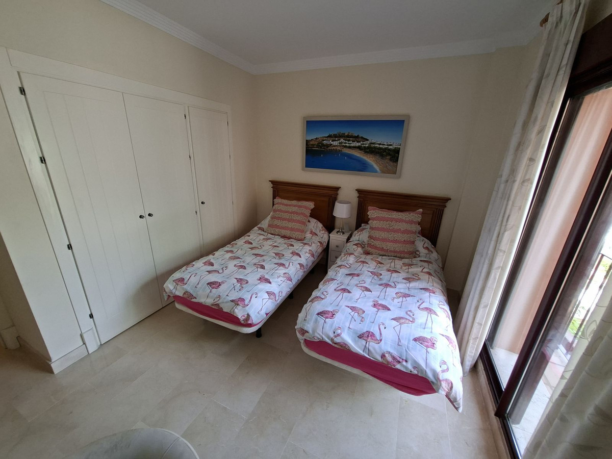 Se vende Apartamento Planta Media de 2 dormitorios en Costa Del Sol, Málaga, España