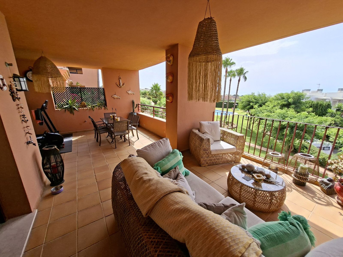 Se vende Apartamento Planta Media de 2 dormitorios en Costa Del Sol, Málaga, España