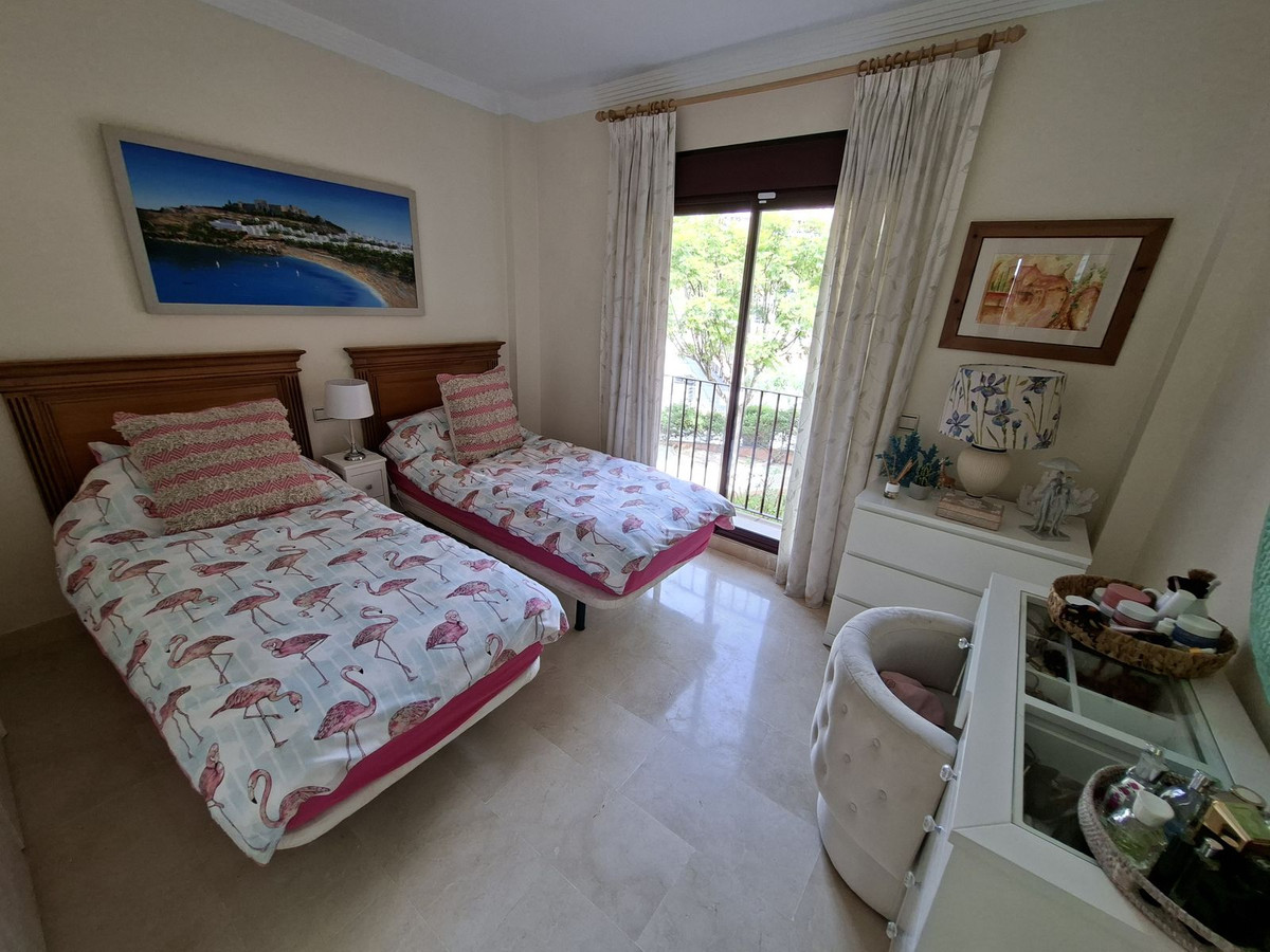 Se vende Apartamento Planta Media de 2 dormitorios en Costa Del Sol, Málaga, España