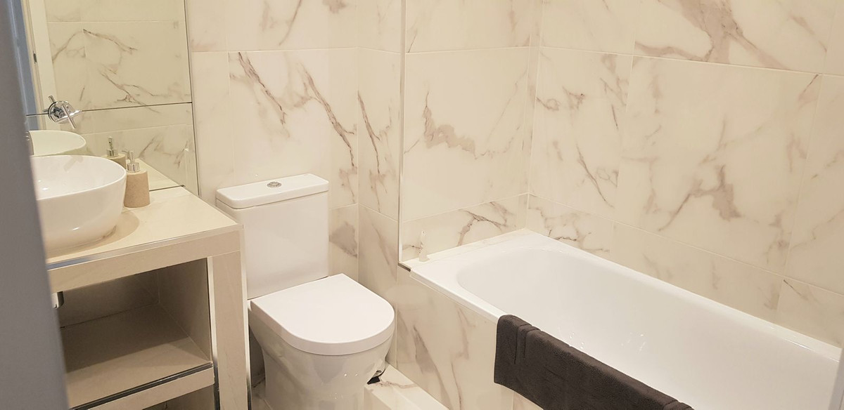 2 Bed Apartment for sale in Nueva Andalucía Costa Del Sol, Málaga, Spain