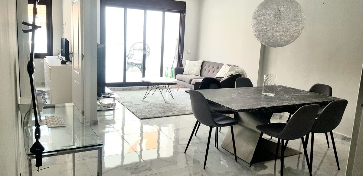 2 Bed Apartment for sale in Nueva Andalucía Costa Del Sol, Málaga, Spain