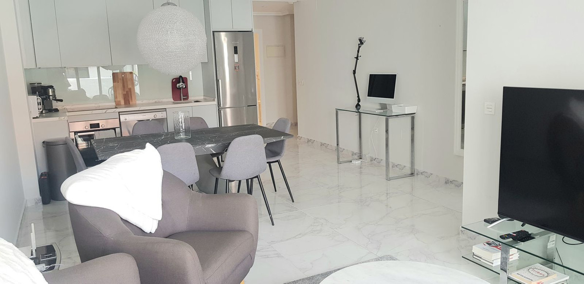 2 Bed Apartment for sale in Nueva Andalucía Costa Del Sol, Málaga, Spain