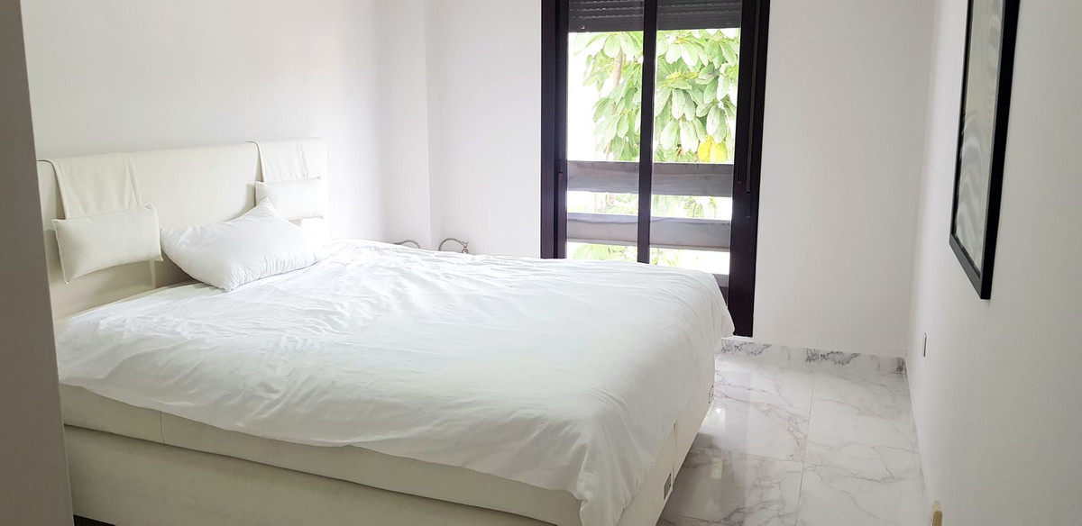 2 Bed Apartment for sale in Nueva Andalucía Costa Del Sol, Málaga, Spain