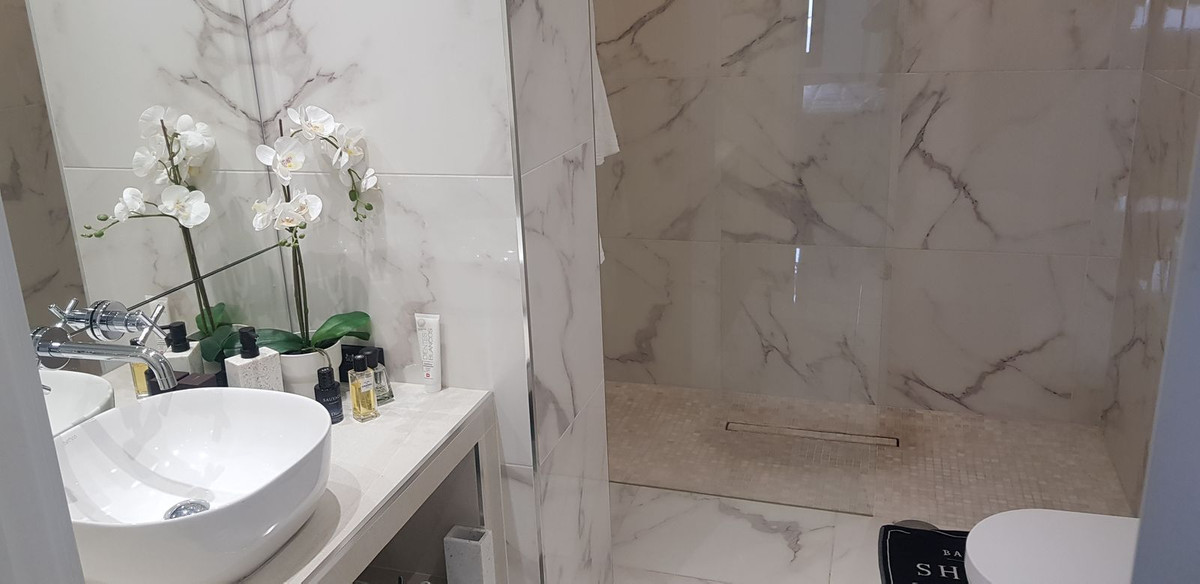 2 Bed Apartment for sale in Nueva Andalucía Costa Del Sol, Málaga, Spain