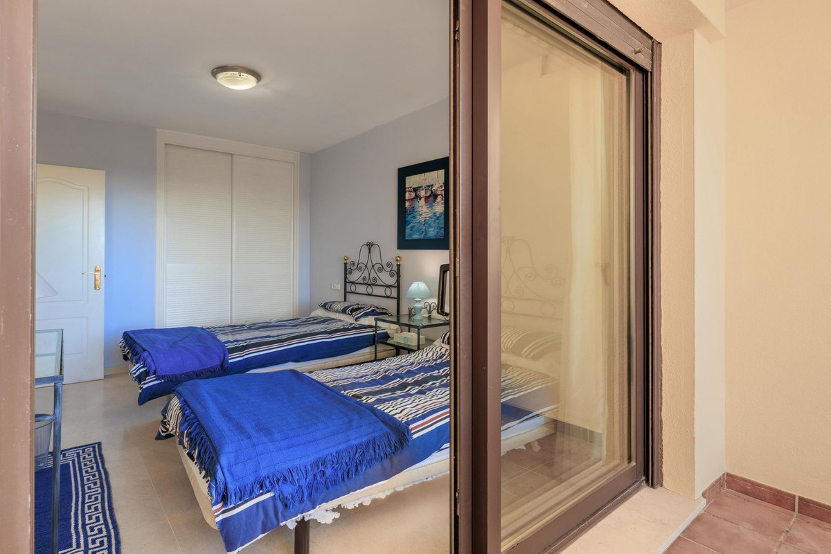 Se vende Apartamento Planta Baja de 3 dormitorios en Costa Del Sol, Málaga, España