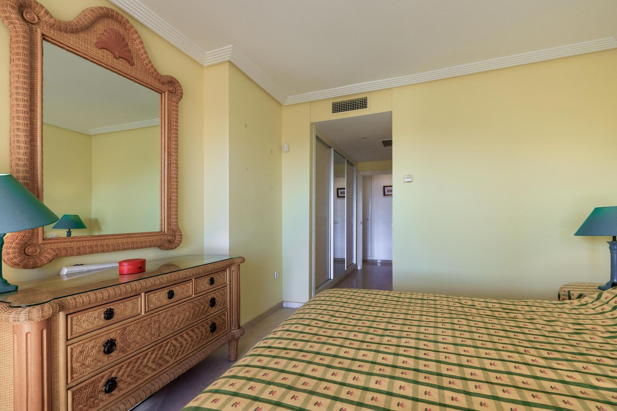 Se vende Apartamento Planta Baja de 3 dormitorios en Costa Del Sol, Málaga, España