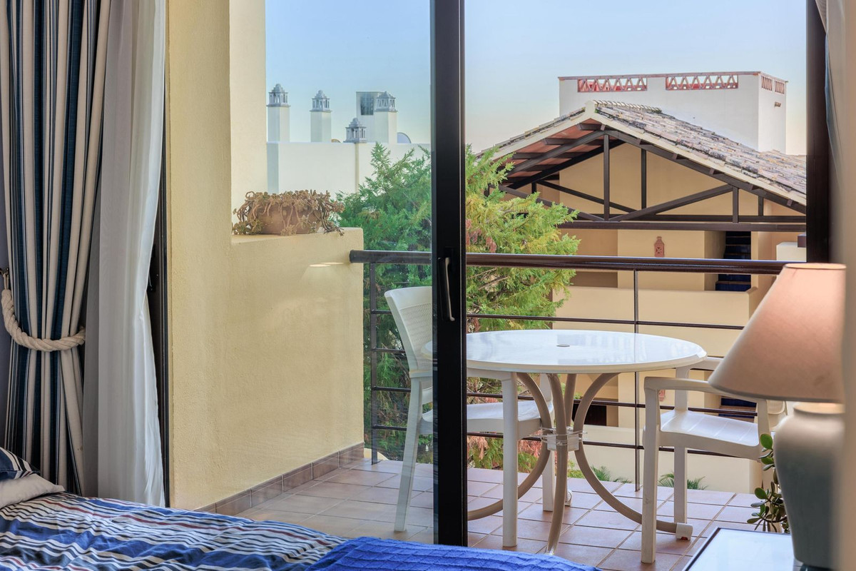 Se vende Apartamento Planta Baja de 3 dormitorios en Costa Del Sol, Málaga, España