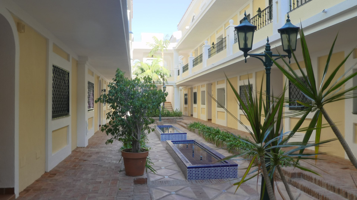 2 Bed Apartment for sale in Nueva Andalucía Costa Del Sol, Málaga, Spain