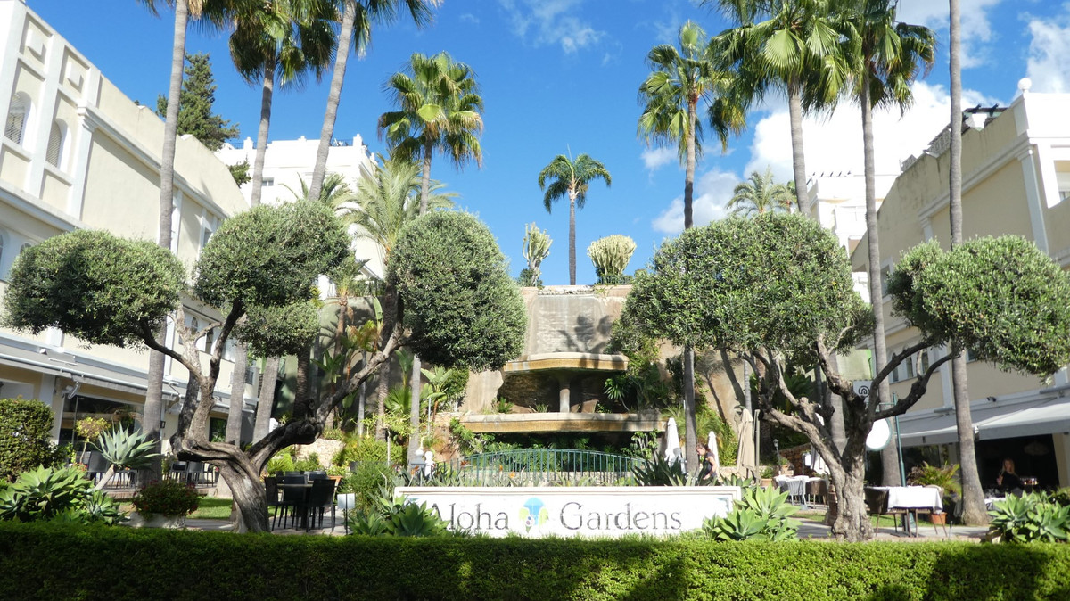 2 Bed Apartment for sale in Nueva Andalucía Costa Del Sol, Málaga, Spain