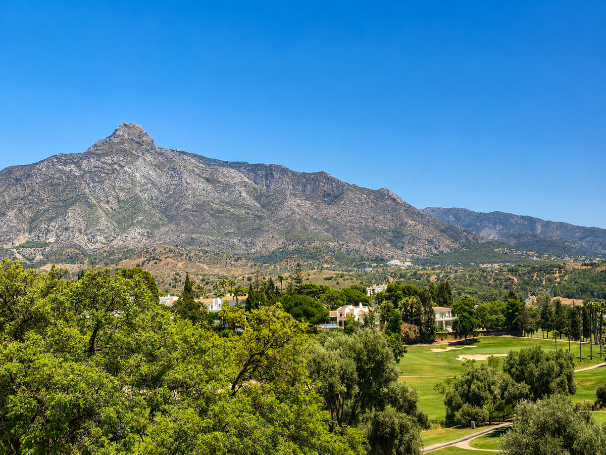 2 Bed Apartment for sale in Nueva Andalucía Costa Del Sol, Málaga, Spain