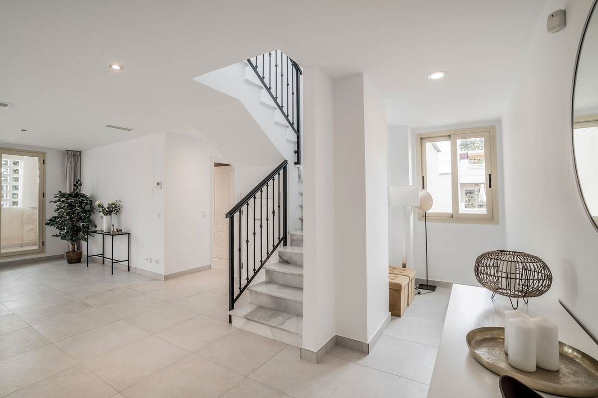3 Bed Apartment for sale in Nueva Andalucía Costa Del Sol, Málaga, Spain