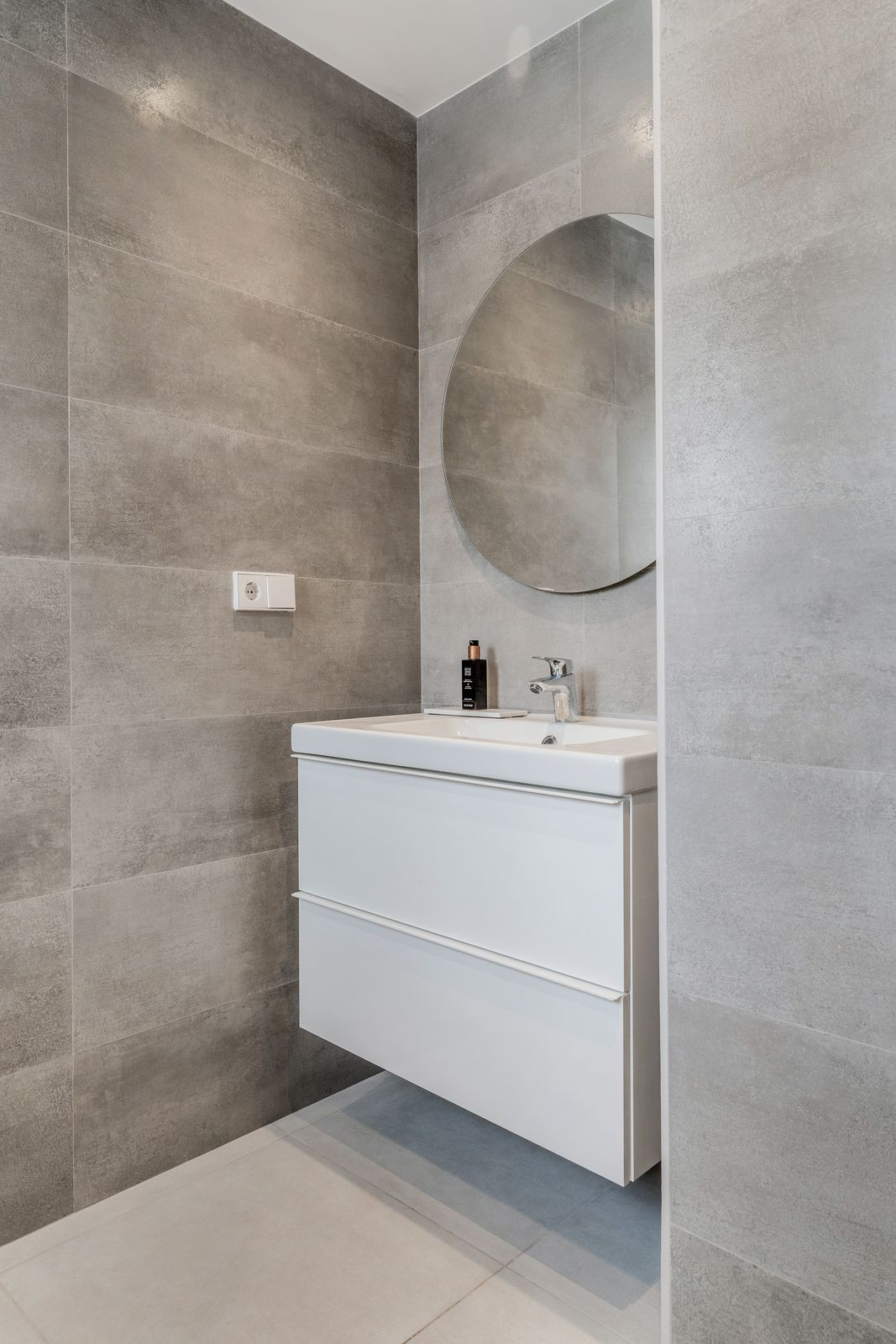 3 Bed Apartment for sale in Nueva Andalucía Costa Del Sol, Málaga, Spain