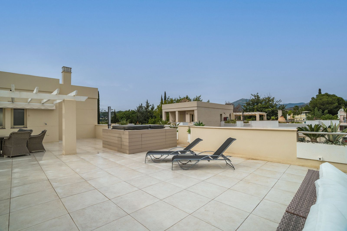 3 Bed Apartment for sale in Nueva Andalucía Costa Del Sol, Málaga, Spain