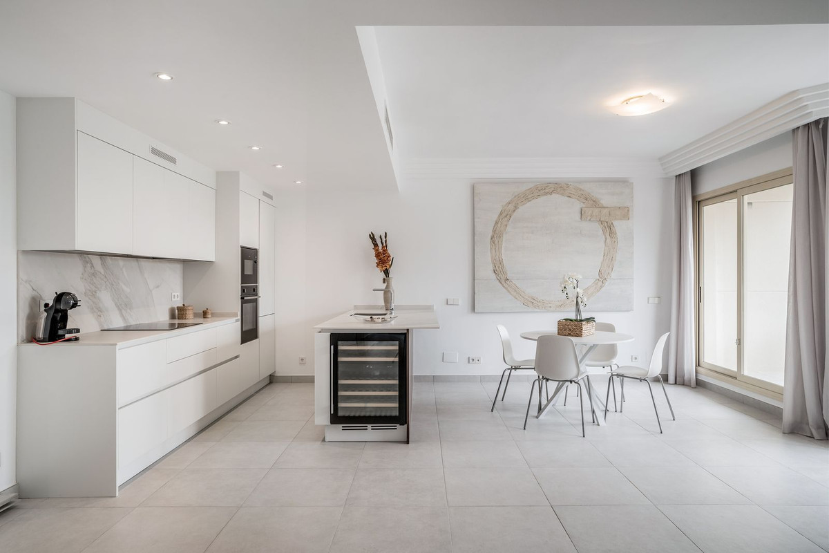 3 Bed Apartment for sale in Nueva Andalucía Costa Del Sol, Málaga, Spain