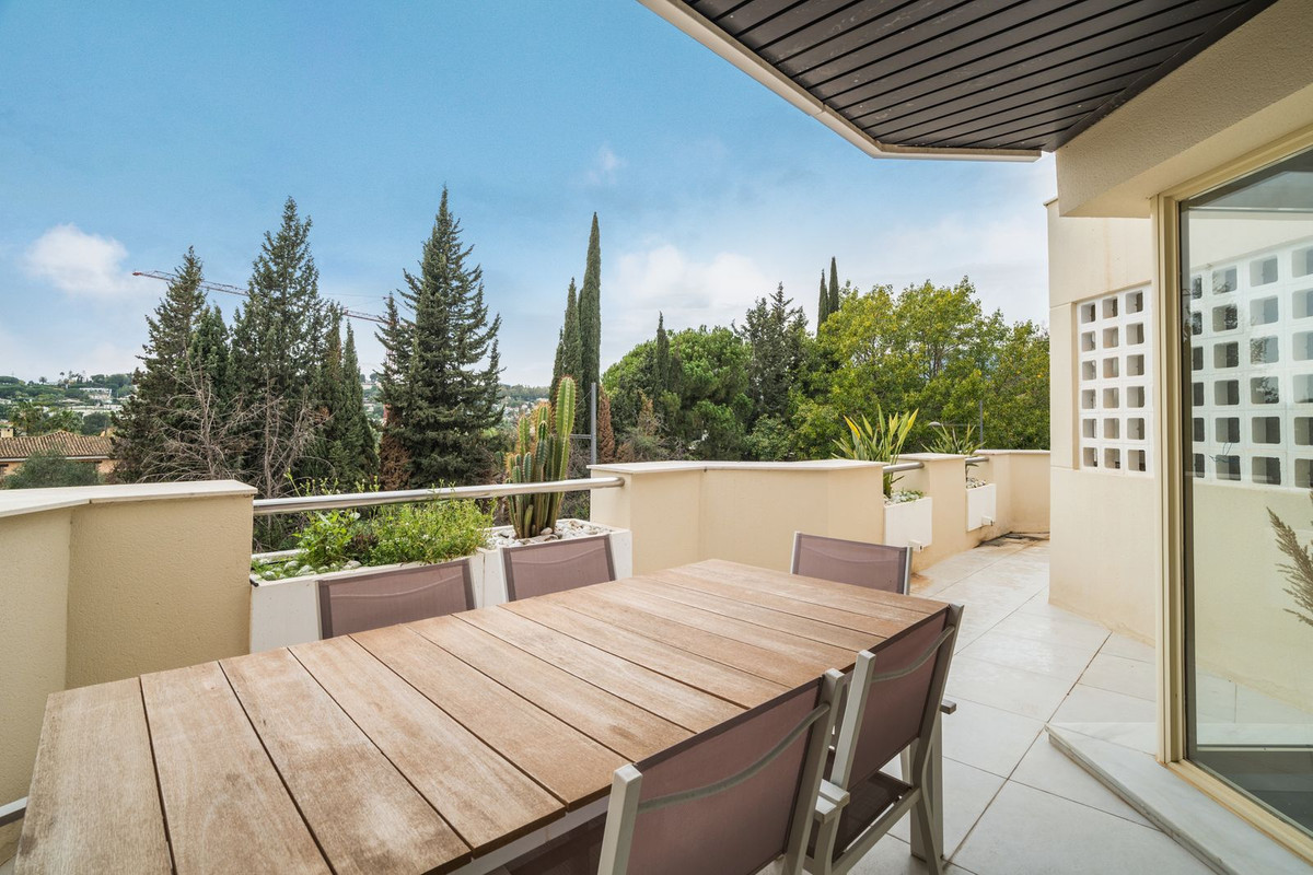 3 Bed Apartment for sale in Nueva Andalucía Costa Del Sol, Málaga, Spain