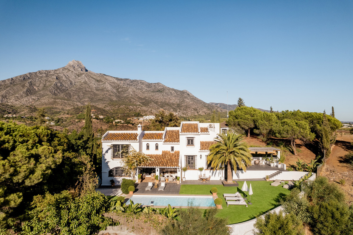 4 Bed Townhouse for sale in The Golden Mile Costa Del Sol, Málaga, Spain