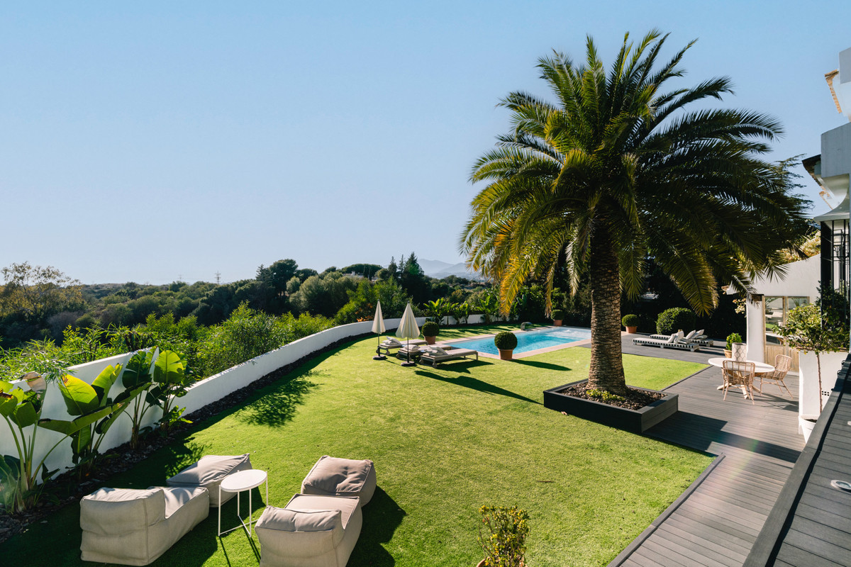 4 Bed Townhouse for sale in The Golden Mile Costa Del Sol, Málaga, Spain