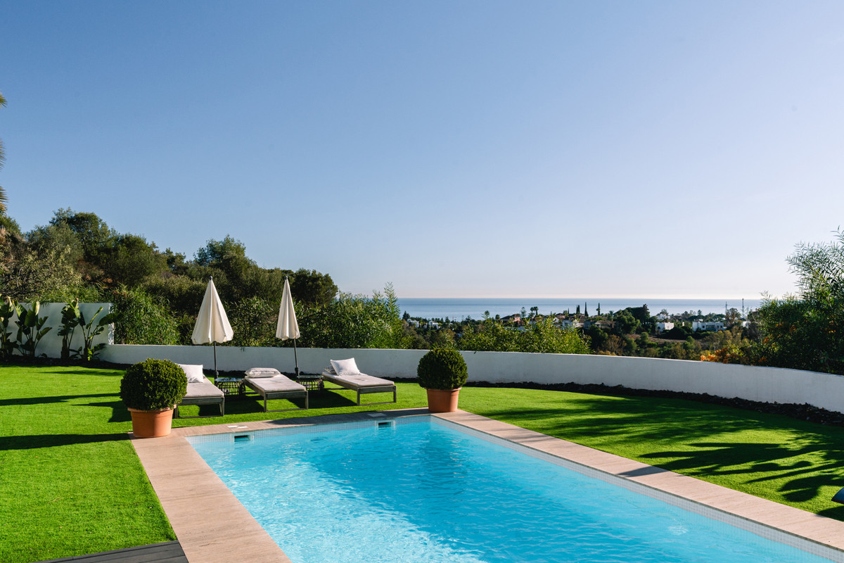 4 Bed Townhouse for sale in The Golden Mile Costa Del Sol, Málaga, Spain