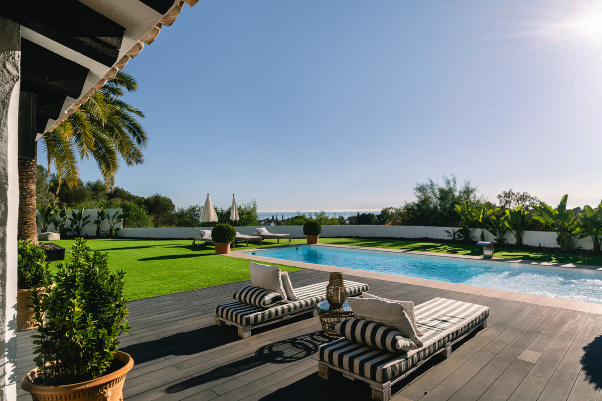 4 Bed Townhouse for sale in The Golden Mile Costa Del Sol, Málaga, Spain