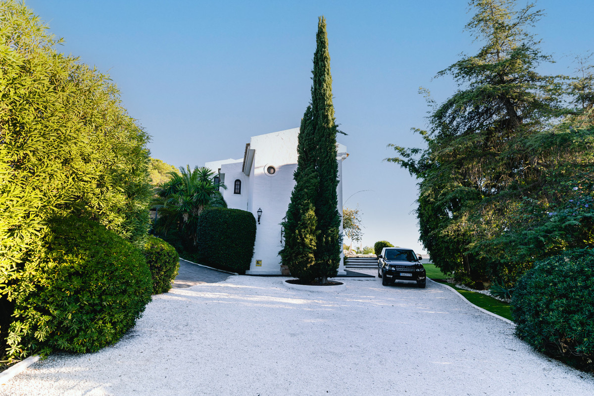 4 Bed Townhouse for sale in The Golden Mile Costa Del Sol, Málaga, Spain