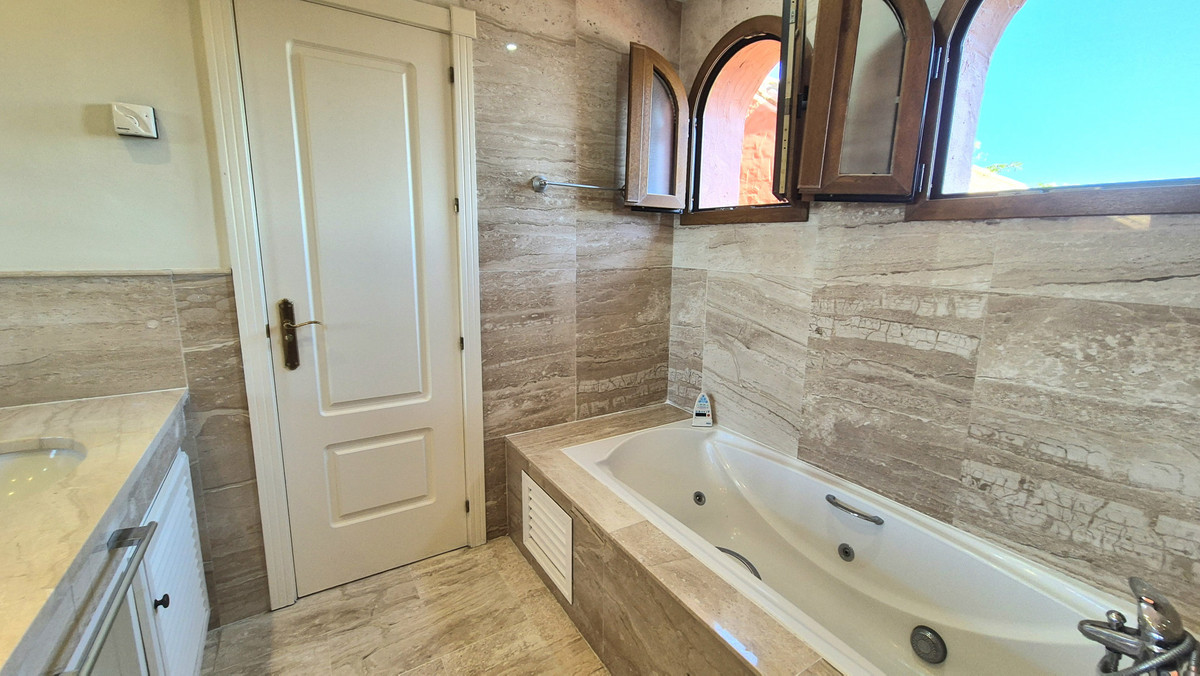 3 Bed Apartment for sale in Guadalmina Baja Costa Del Sol, Málaga, Spain