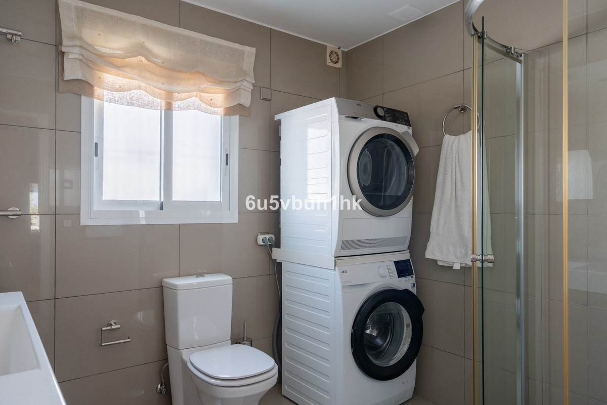 2 Bed Apartment for sale in Nueva Andalucía Costa Del Sol, Málaga, Spain