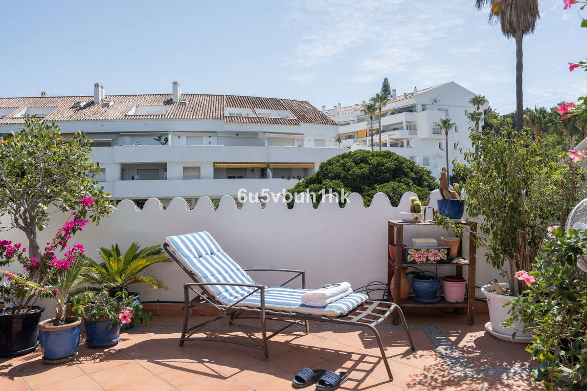 2 Bed Apartment for sale in Nueva Andalucía Costa Del Sol, Málaga, Spain