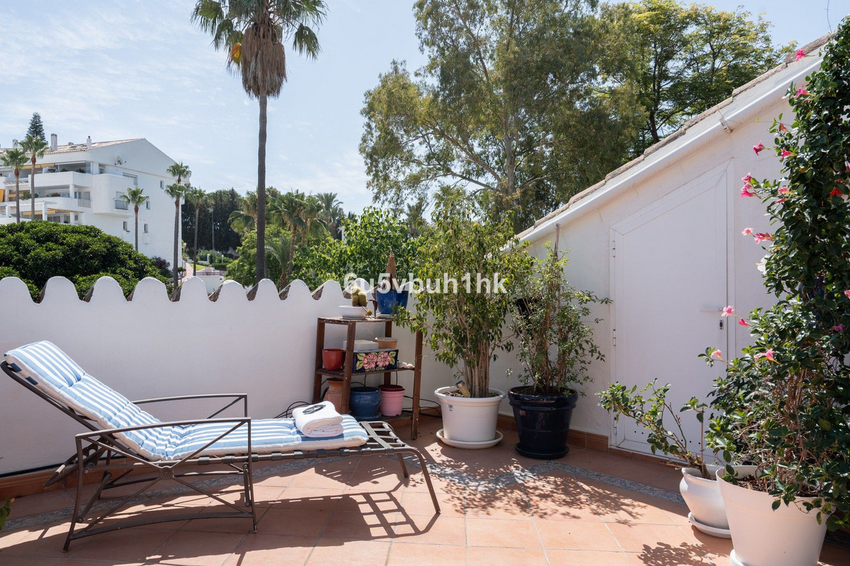 2 Bed Apartment for sale in Nueva Andalucía Costa Del Sol, Málaga, Spain