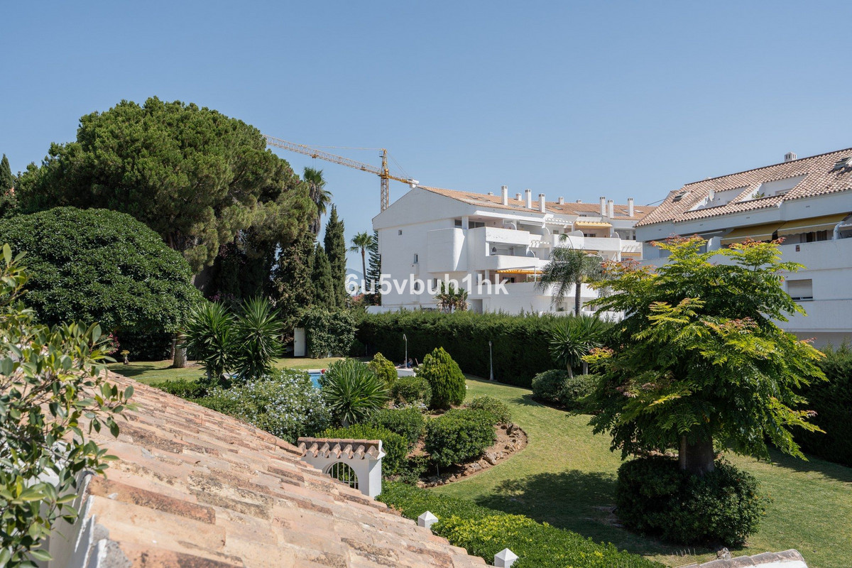 2 Bed Apartment for sale in Nueva Andalucía Costa Del Sol, Málaga, Spain