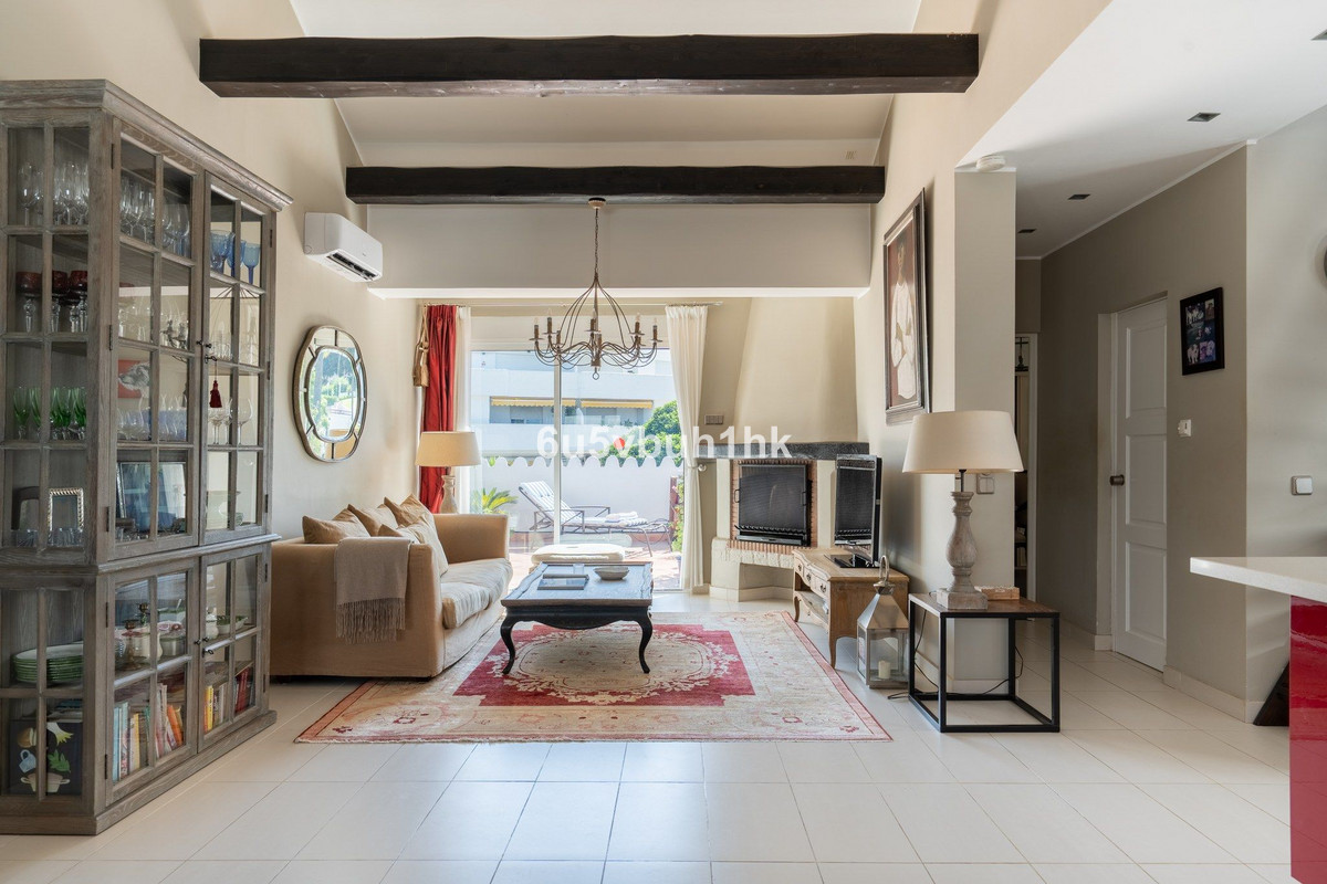 2 Bed Apartment for sale in Nueva Andalucía Costa Del Sol, Málaga, Spain