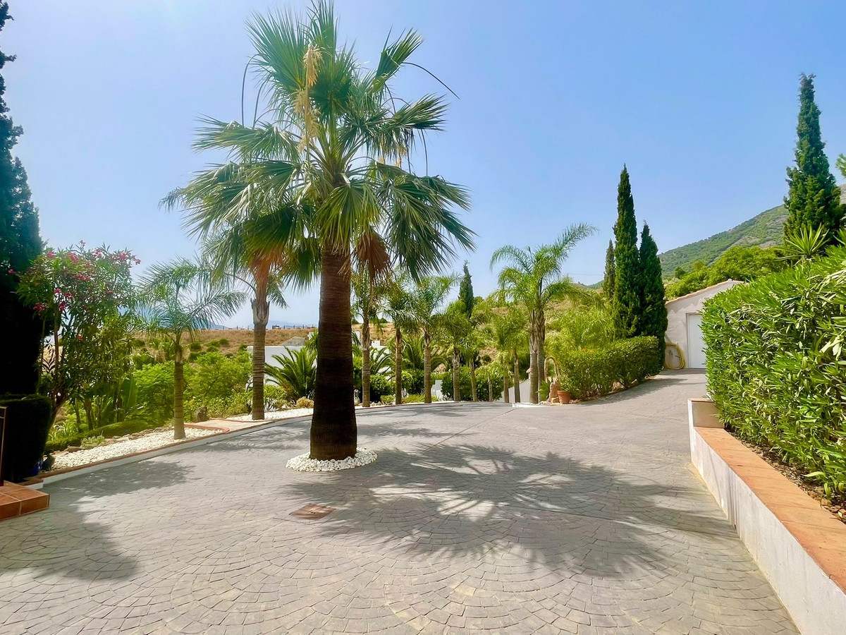 3 Bed Townhouse for sale in Valtocado Costa Del Sol, Málaga, Spain