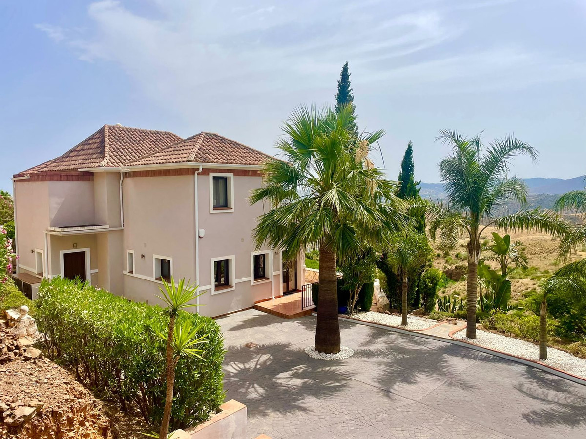 3 Bed Townhouse for sale in Valtocado Costa Del Sol, Málaga, Spain